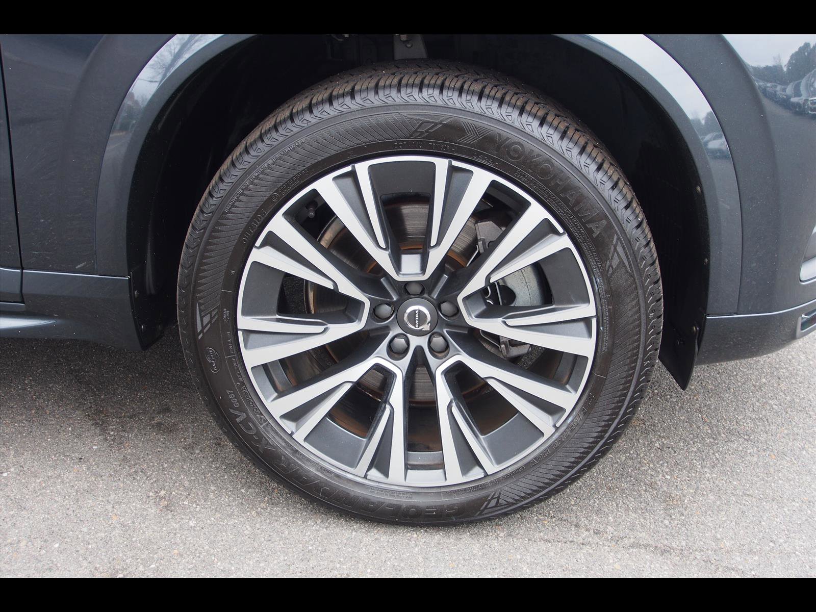 Used 2021 Volvo XC90 T5 Momentum w/ Climate Package image 9