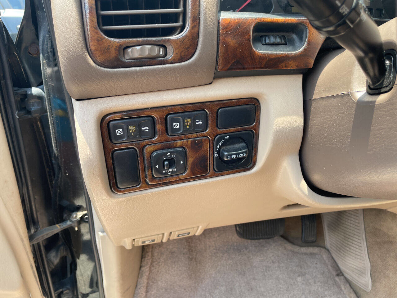 Used 1998 Toyota Land Cruiser AWD/4WD image 23