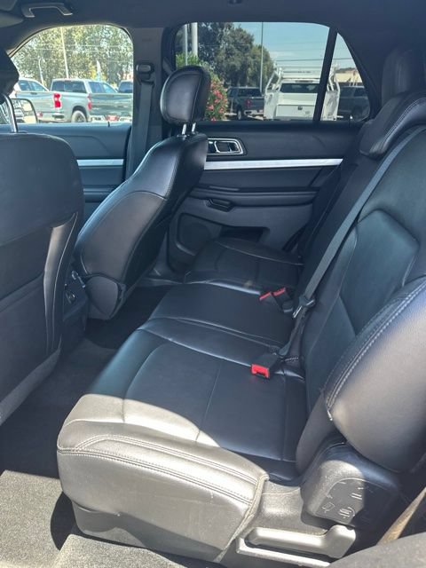 Used 2016 Ford Explorer XLT w/ Equipment Group 202A FWD image 8