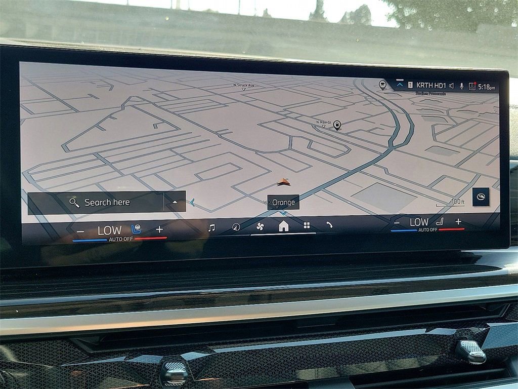 Used 2024 BMW X7 xDrive40i w/ Premium Package image 9