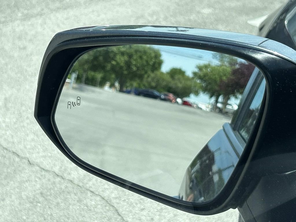 Used 2022 Toyota RAV4 XLE AWD/4WD image 16