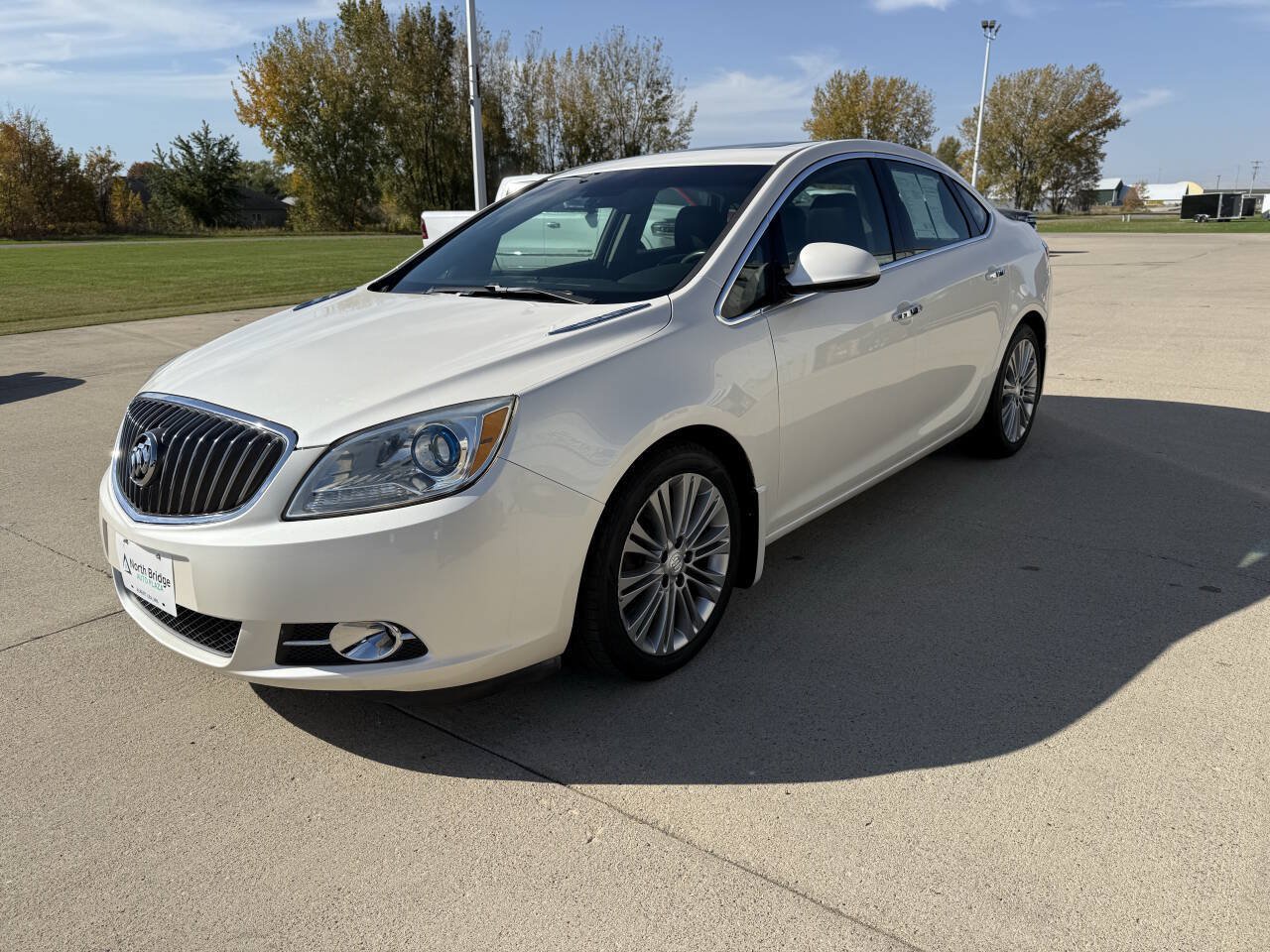 Used 2012 Buick Verano Leather FWD image 2