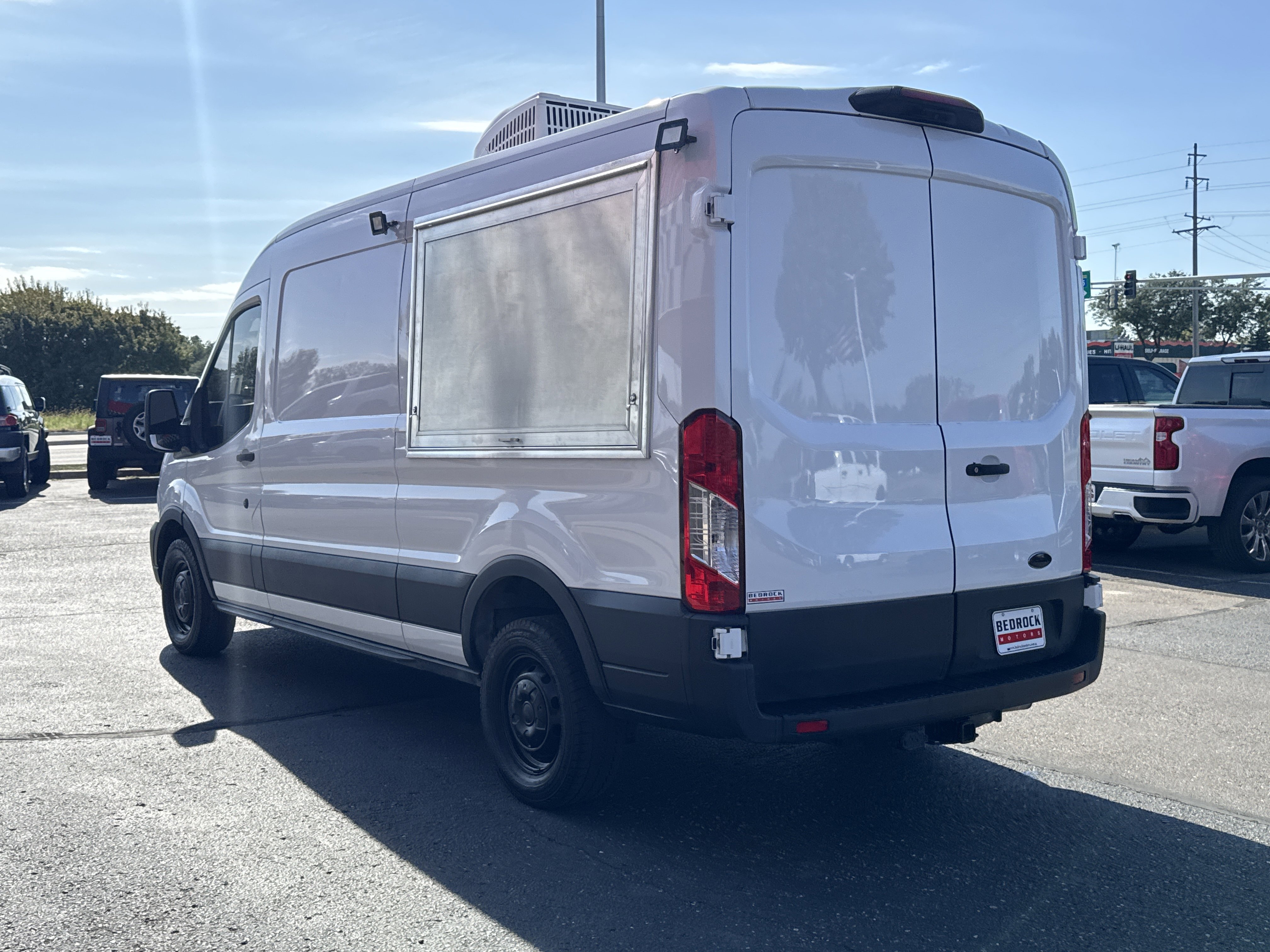 Used 2022 Ford Transit 250 Medium Roof w/ Load Area Protection Package image 5
