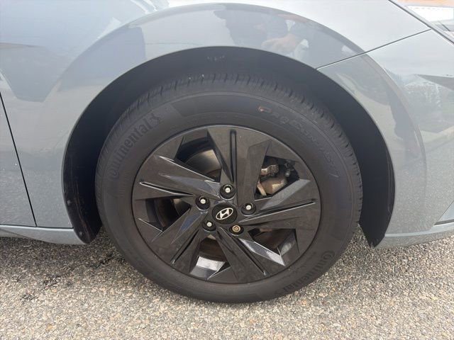 Certified 2022 Hyundai Elantra SEL w/ Convenience Package image 13