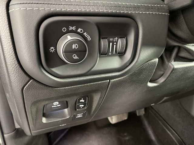 Used 2019 RAM 1500 Limited AWD/4WD image 17