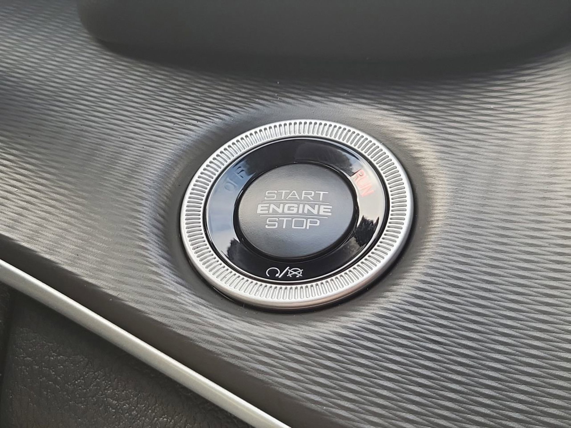 New 2025 Jeep Grand Cherokee L Altitude image 30