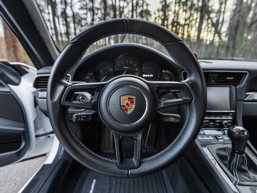 Used 2016 Porsche 911 R image 18