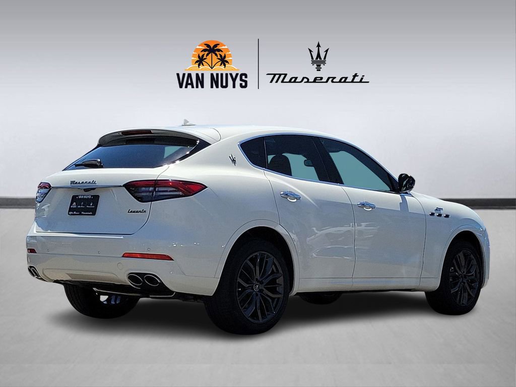 Used 2024 Maserati Levante GT Ultima image 3