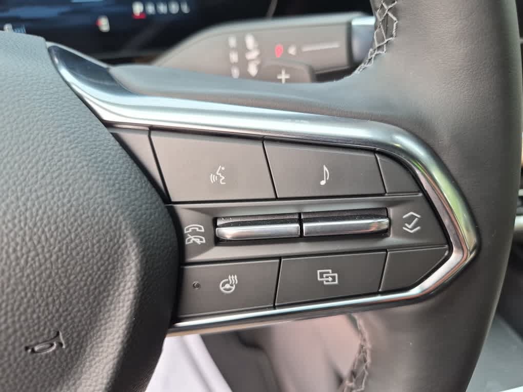 New 2026 Chevrolet Equinox ACTIV w/ Convenience Package III AWD/4WD image 19