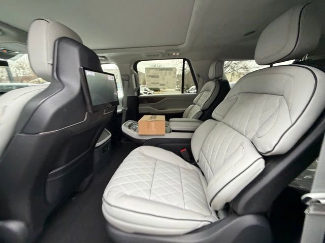 New 2025 Lincoln Navigator L Black Label image 12