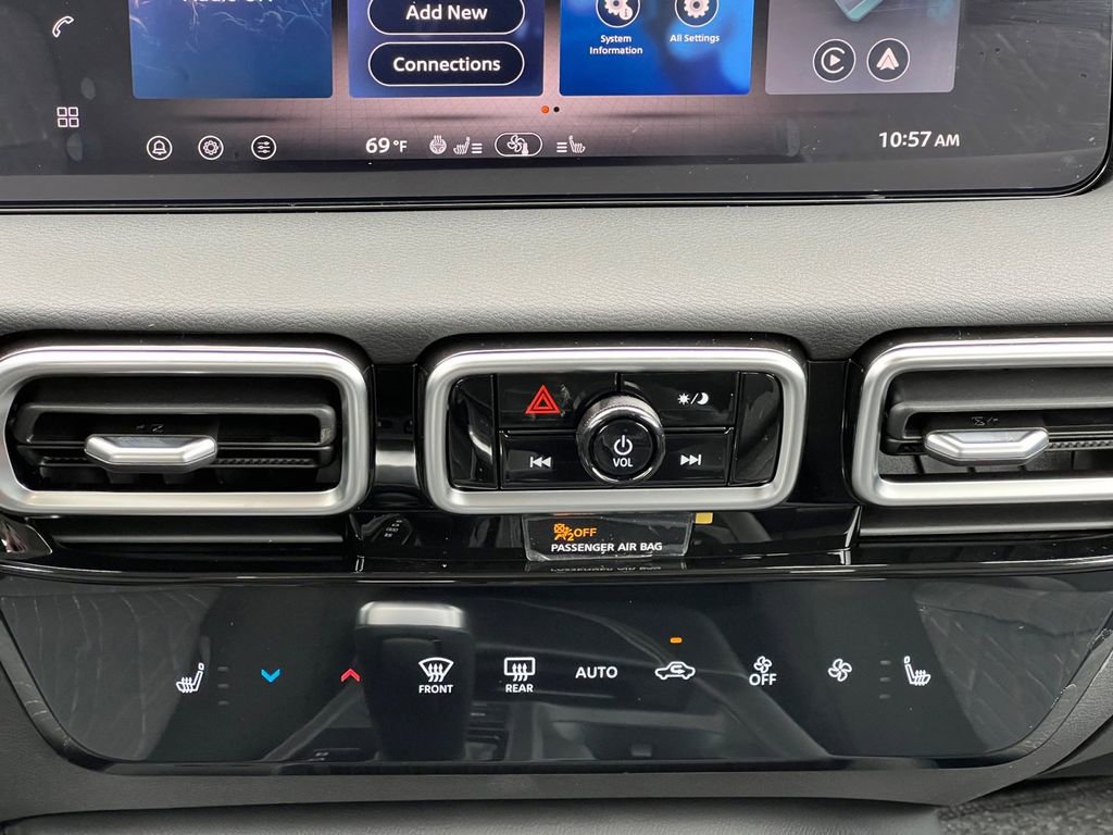 New 2026 Nissan Sentra SV image 4