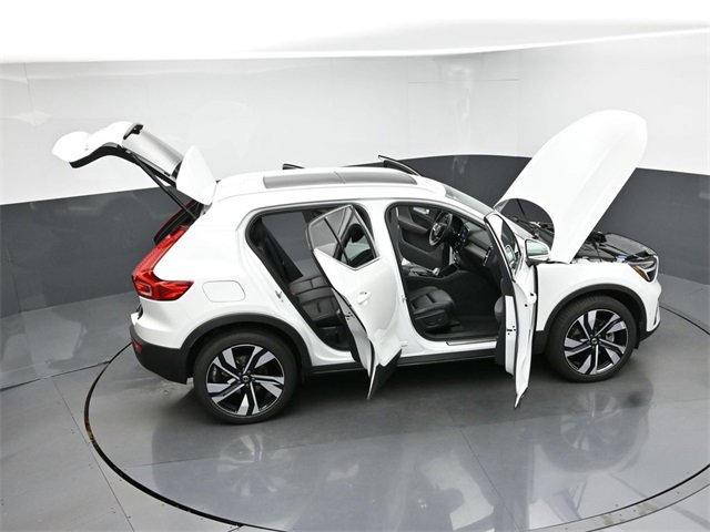 Used 2024 Volvo XC40 B5 Plus w/ Protection Package Premier image 46