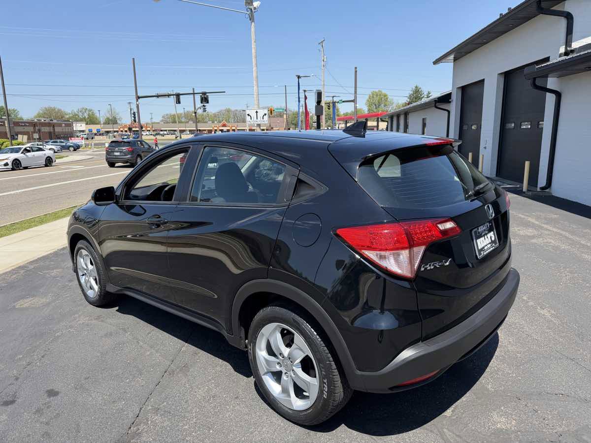 Used 2016 Honda HR-V LX image 3