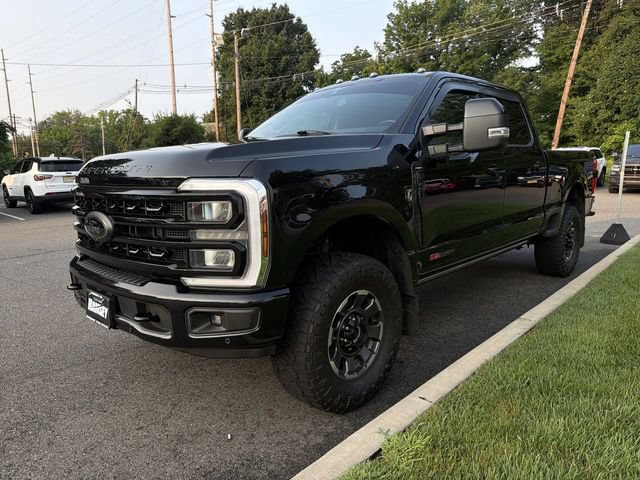 Used 2024 Ford F350 Lariat w/ Lariat Ultimate Package AWD/4WD image 4