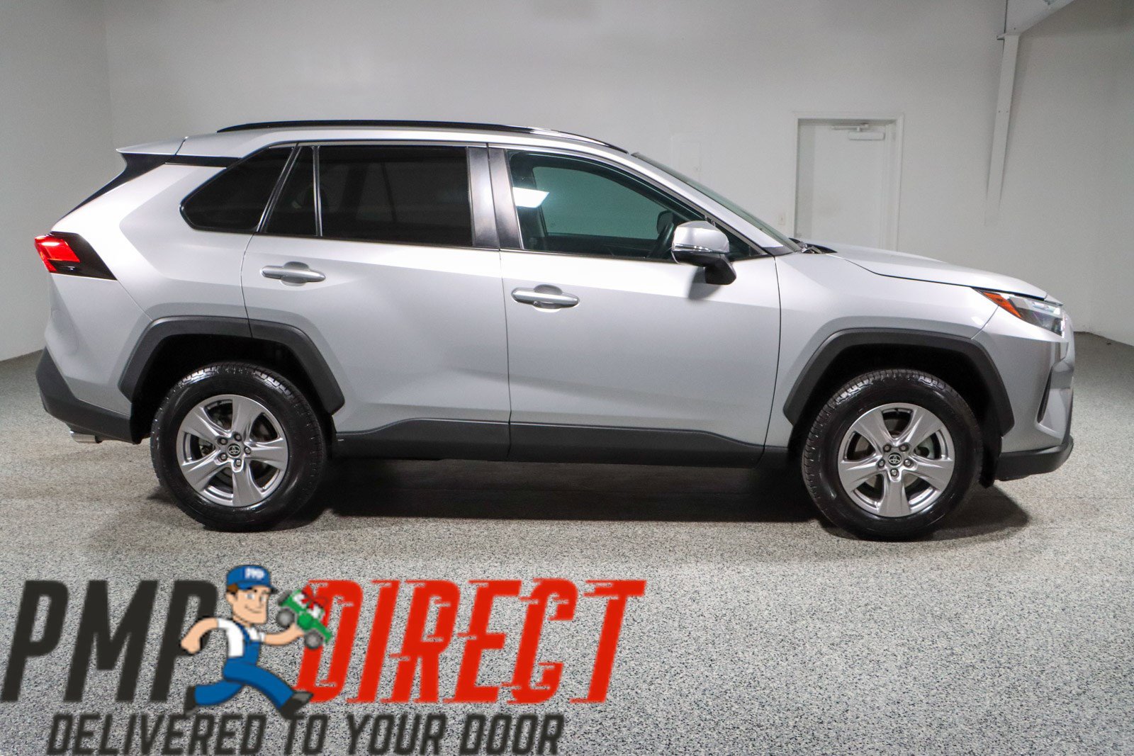 Used 2022 Toyota RAV4 XLE image 6
