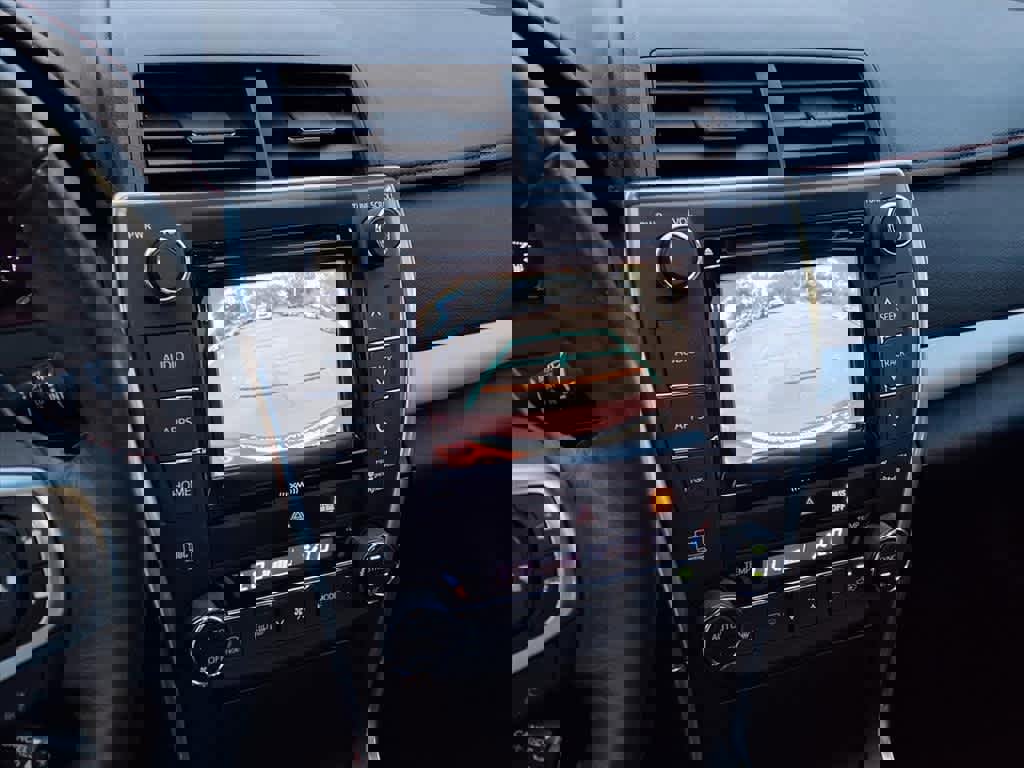 Used 2017 Toyota Camry LE image 21