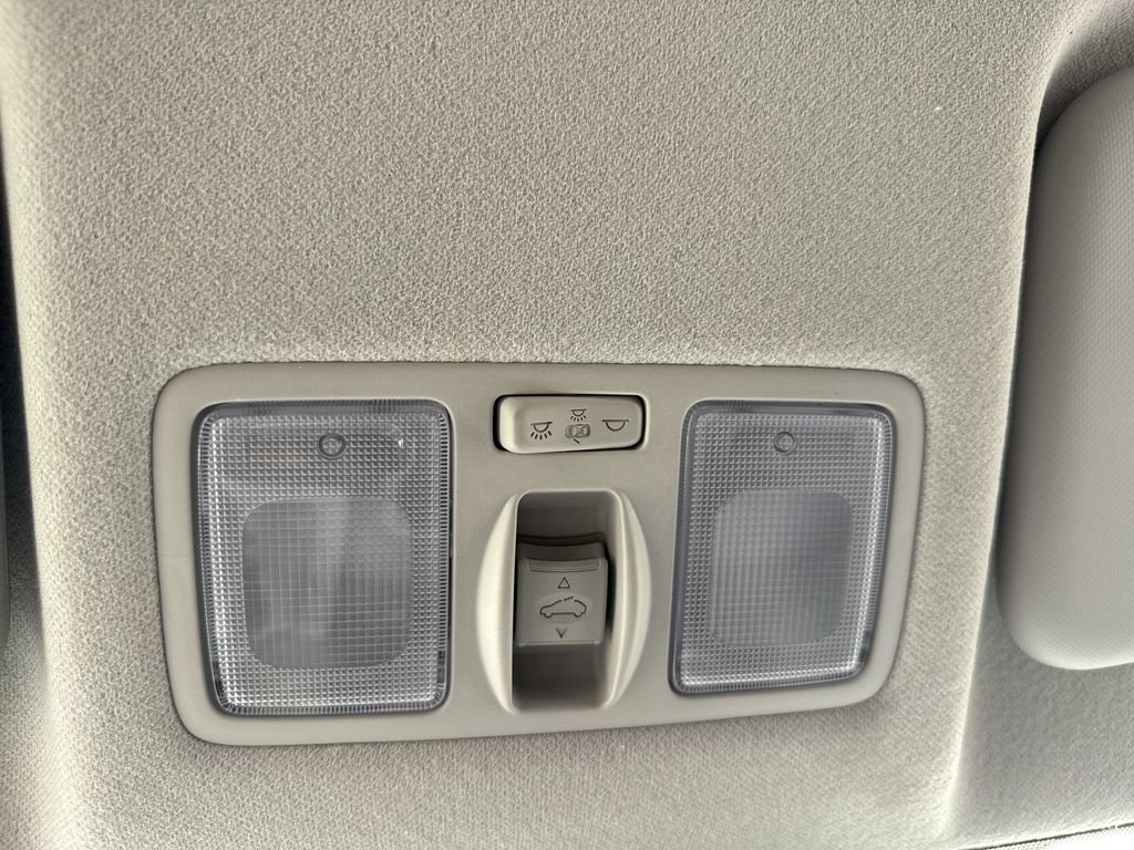 Used 2025 Hyundai Venue SEL FWD image 19