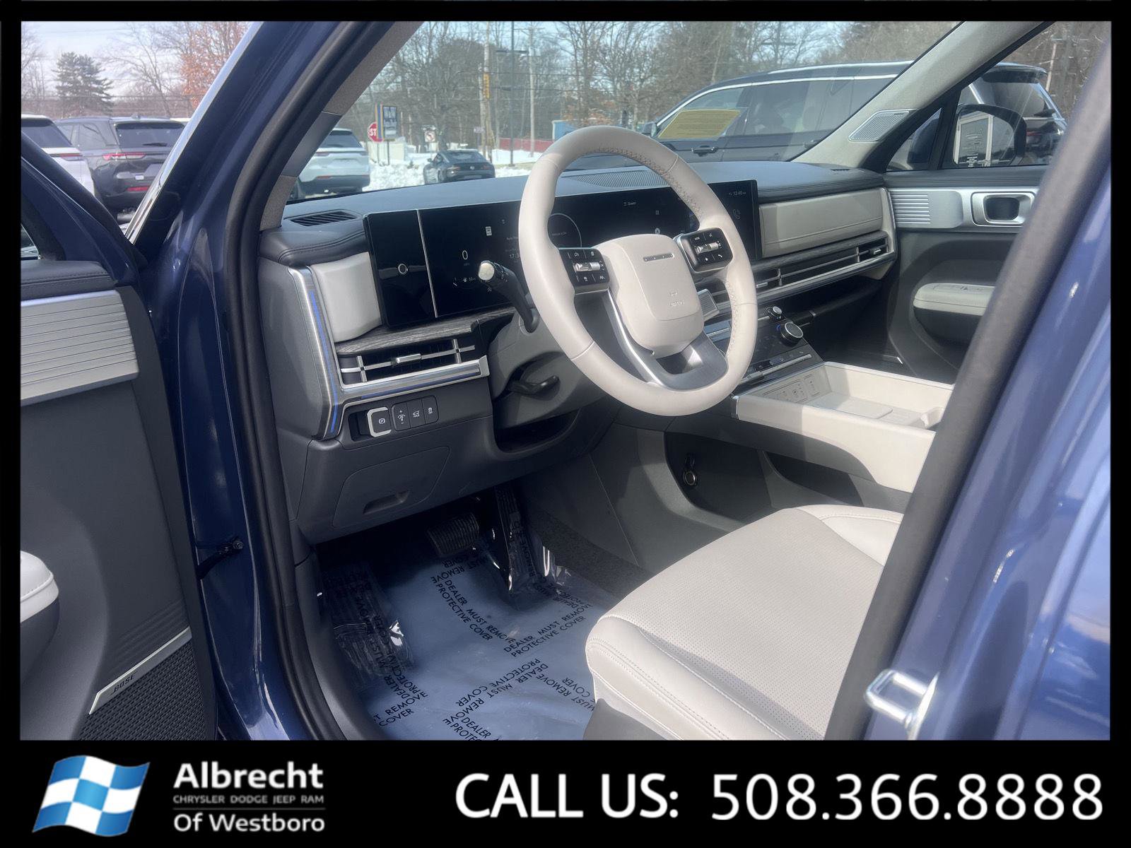 Used 2025 Hyundai Santa Fe Limited image 9