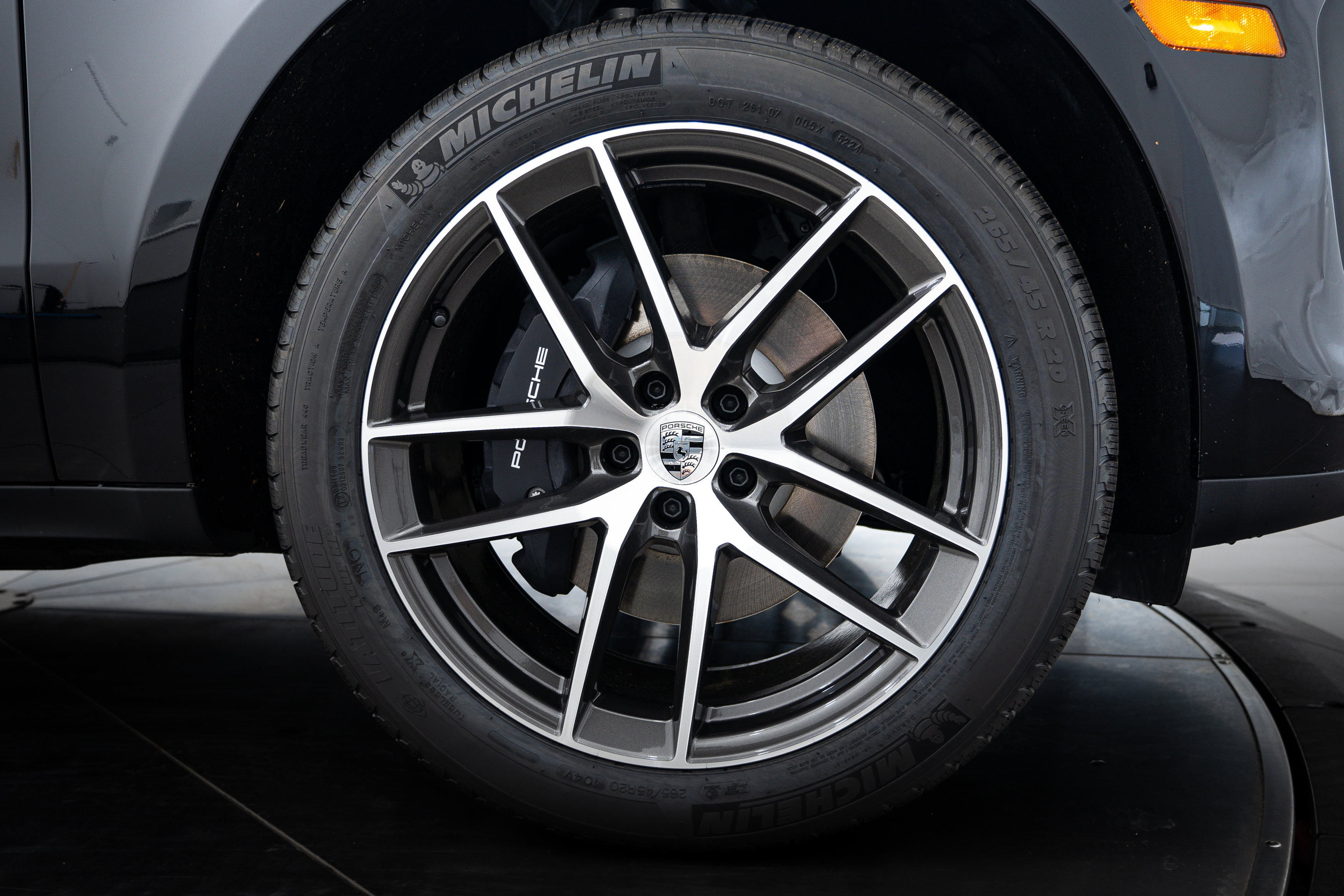 New 2025 Porsche Macan image 11