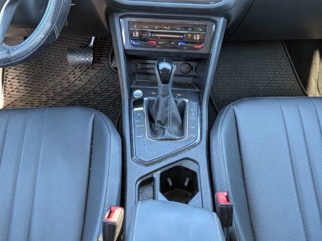 Certified 2023 Volkswagen Tiguan SE FWD image 20