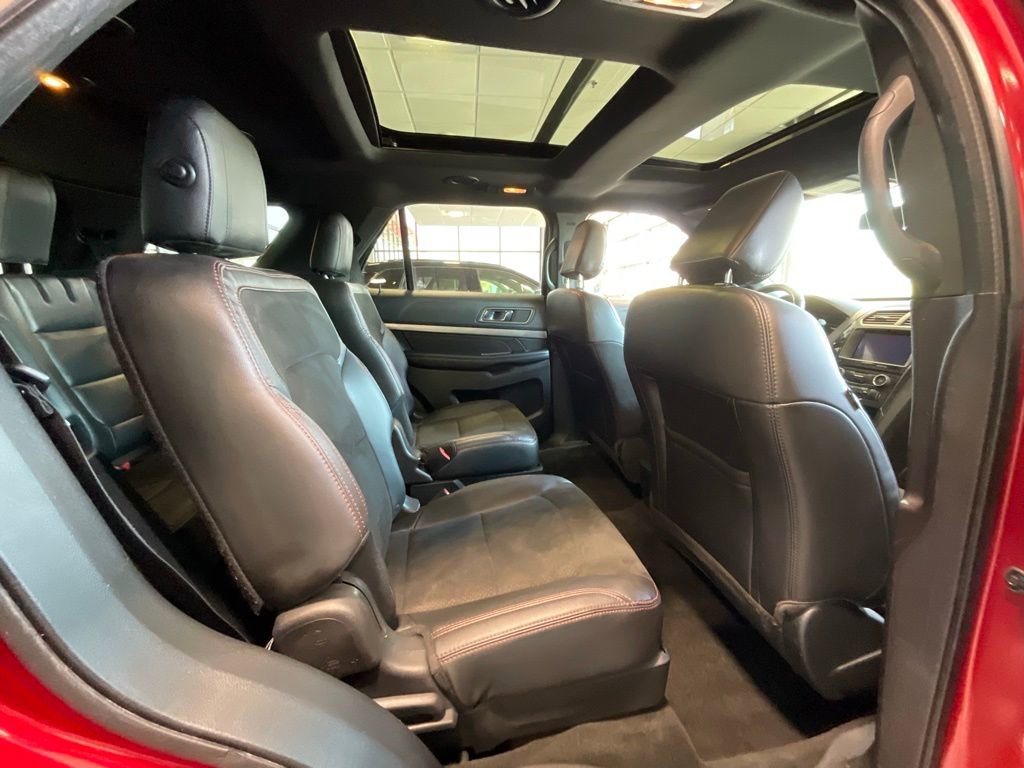 Used 2018 Ford Explorer XLT w/ Equipment Group 202A image 20