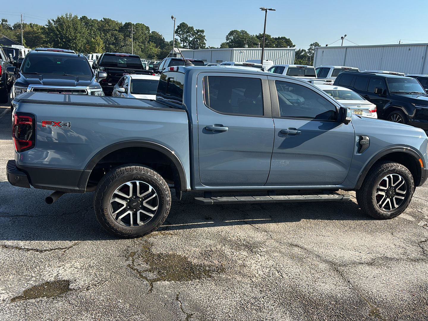 Used 2024 Ford Ranger Lariat w/ FX4 Off-Road Package AWD/4WD image 8