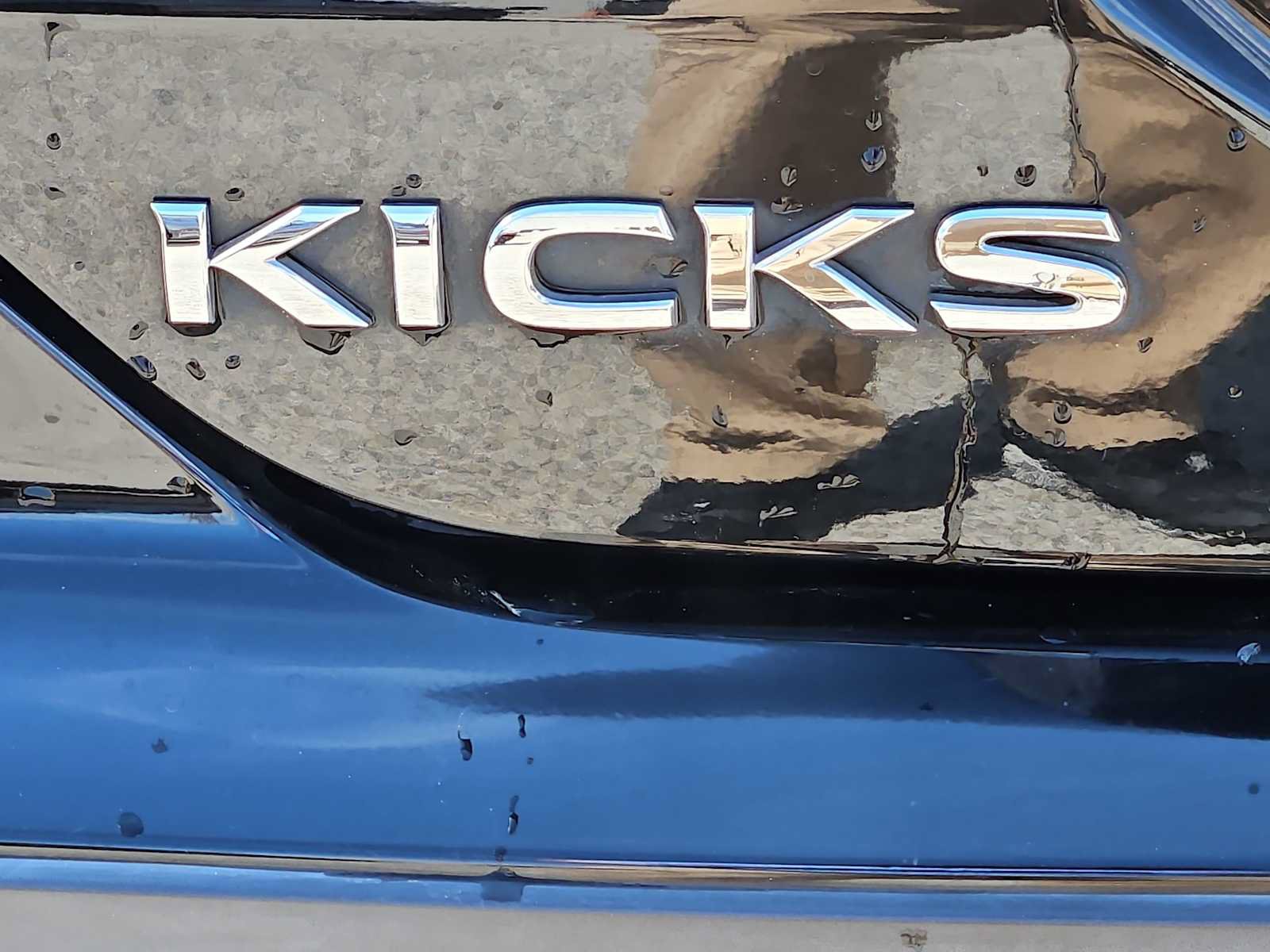 Used 2022 Nissan Kicks S FWD image 19