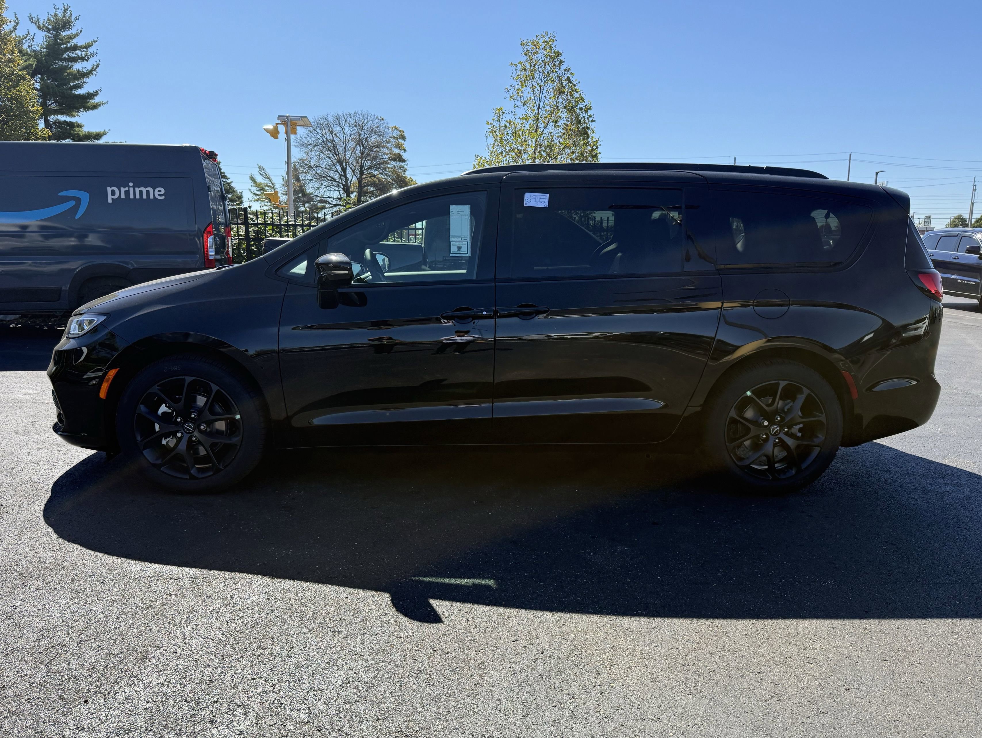 New 2026 Chrysler Pacifica Limited image 6