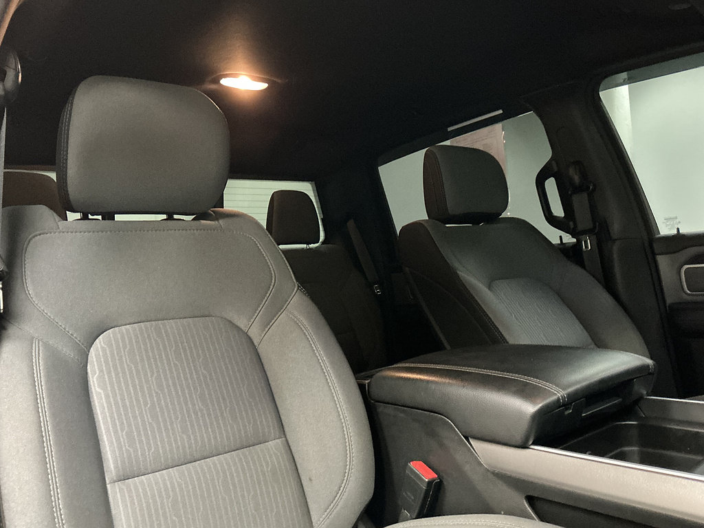 Used 2022 RAM 1500 Big Horn AWD/4WD image 35