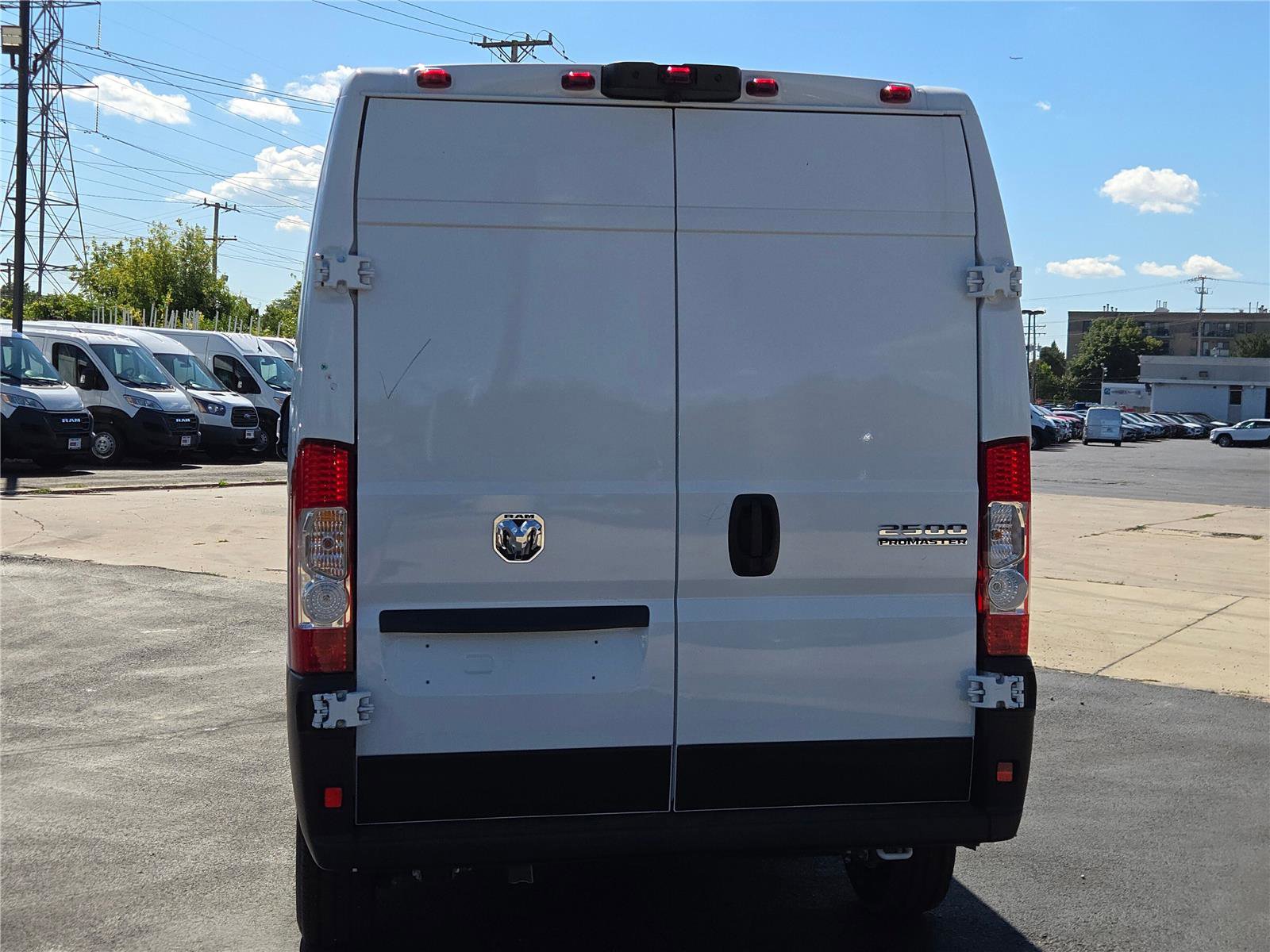 Used 2025 RAM ProMaster 2500 w/ Convenience Group image 15