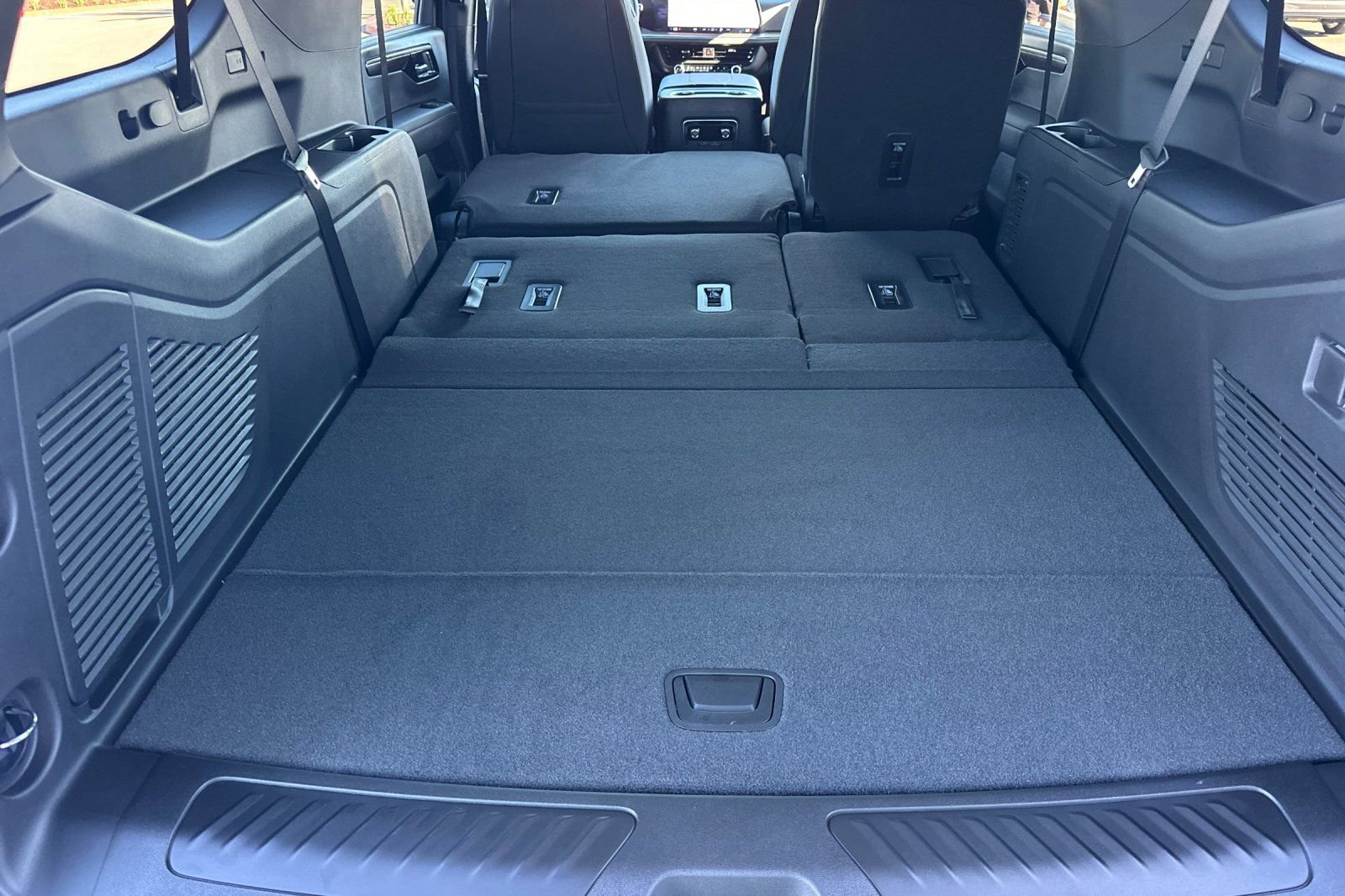 New 2026 Chevrolet Suburban LS w/ LPO, Dark Essentials Package image 15