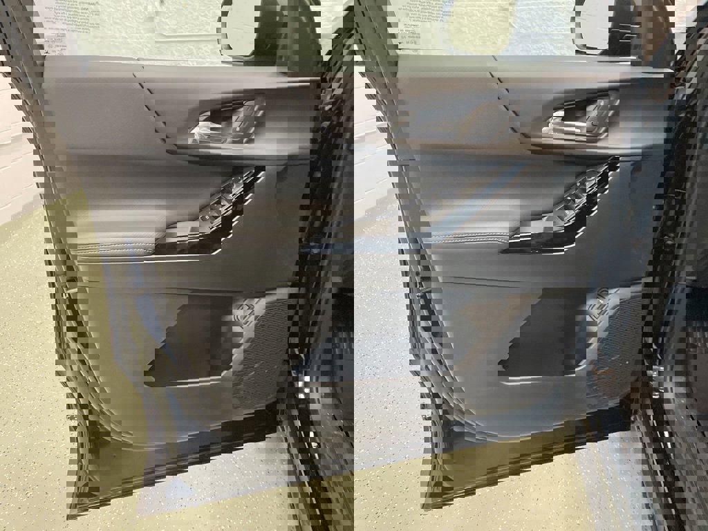 New 2026 Chevrolet Equinox LT w/ Convenience Package II image 13