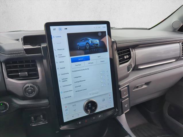 Used 2025 Ford F150 Lightning Flash image 14