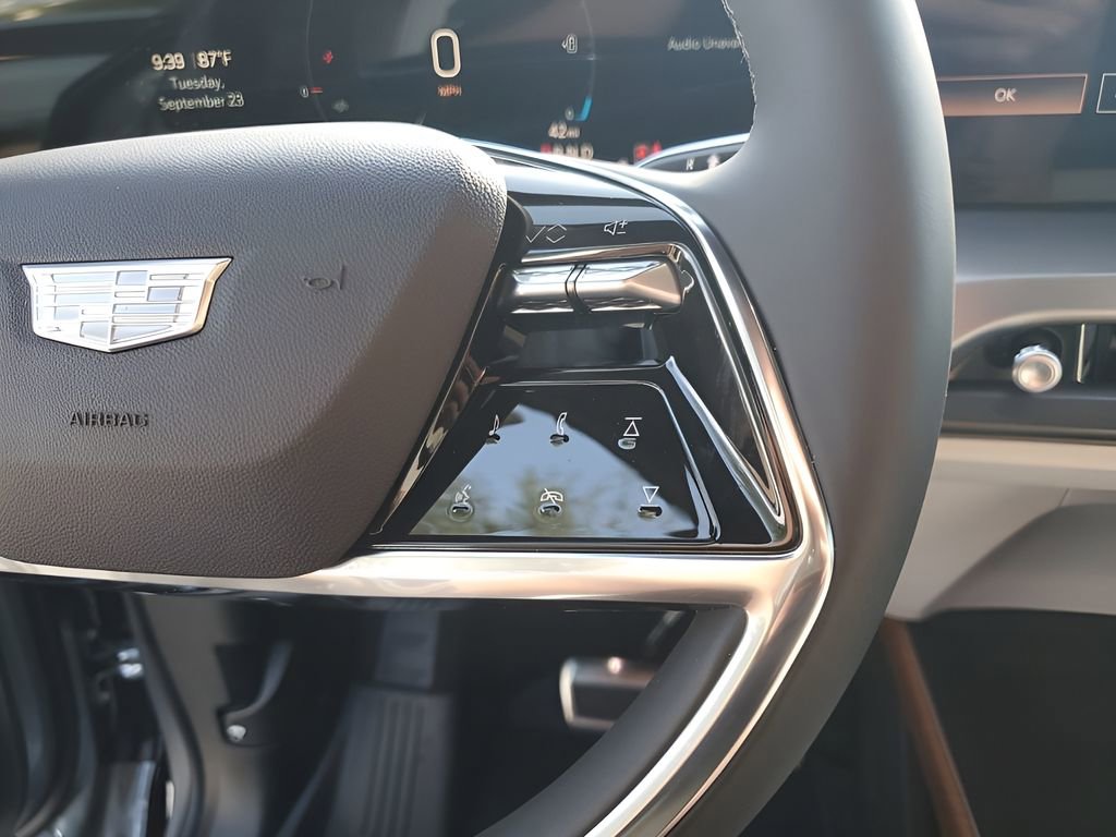 New 2026 Cadillac Vistiq Luxury w/ LPO, Floor Liner Package image 35