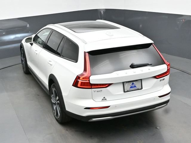 Used 2025 Volvo V60 B5 Cross Country Plus AWD/4WD image 48