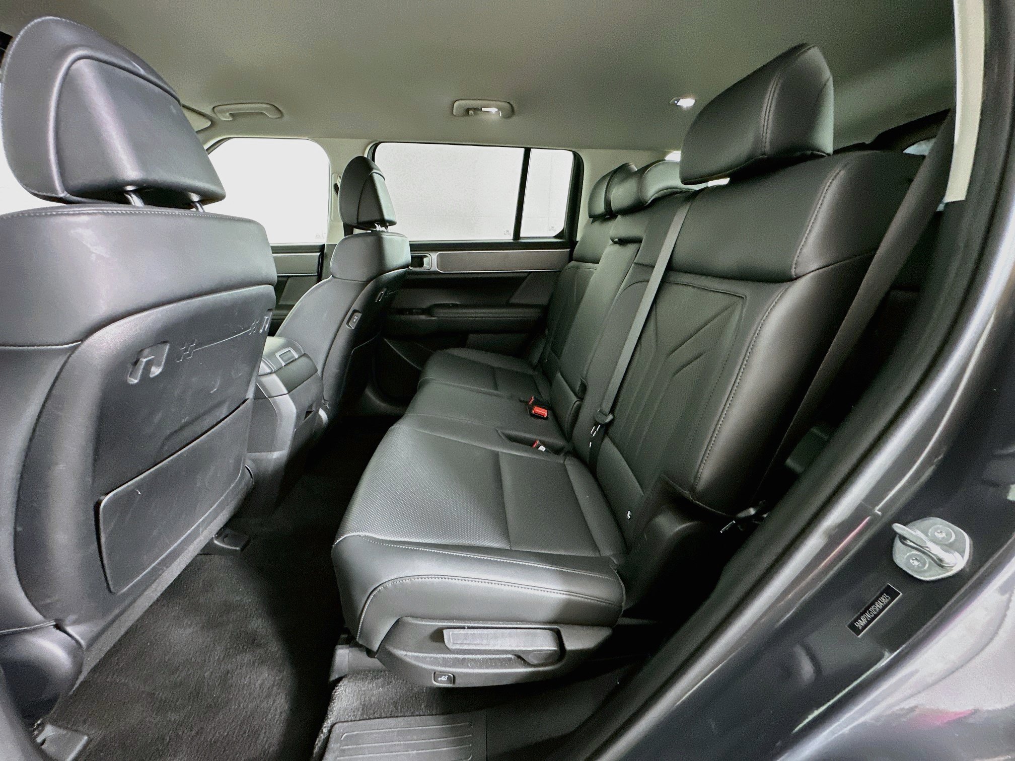 Used 2025 Hyundai Santa Fe SEL FWD image 26