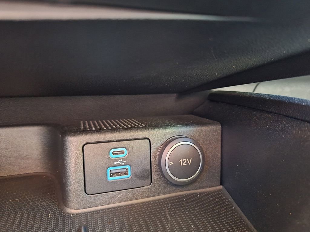 Used 2020 Ford Escape SEL image 17