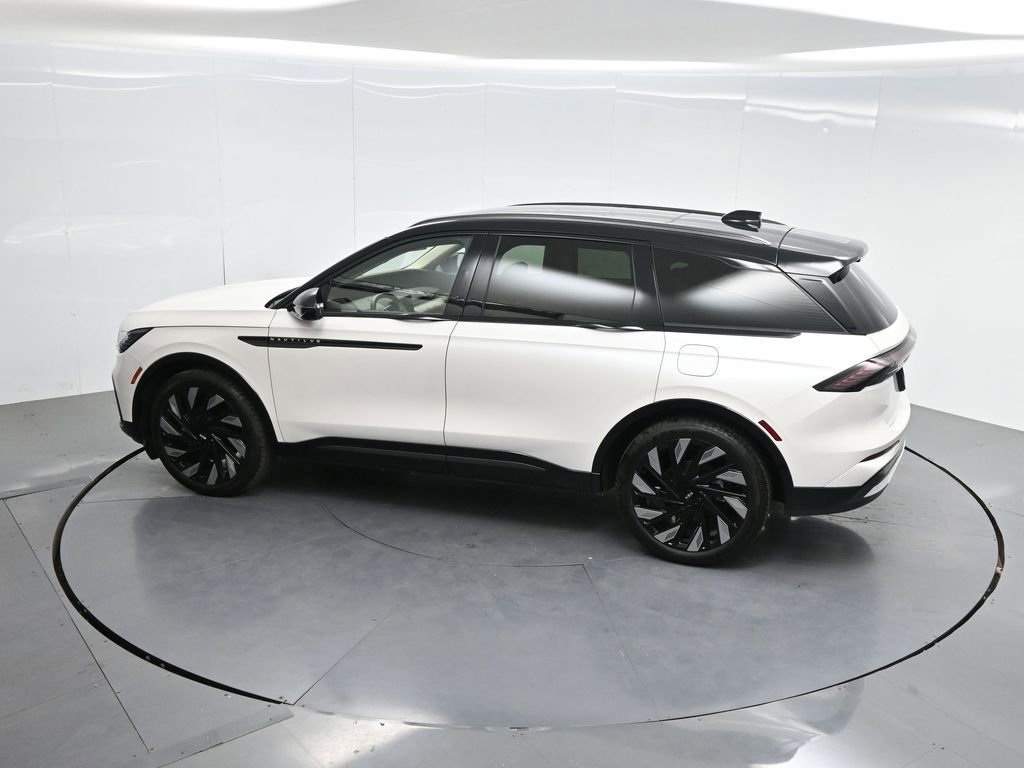 Used 2025 Lincoln Nautilus Reserve w/ Jet Appearance Package image 48