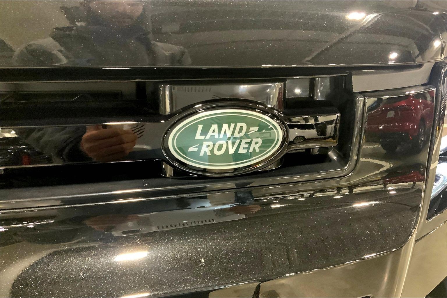 Used 2025 Land Rover Defender 110 S image 31