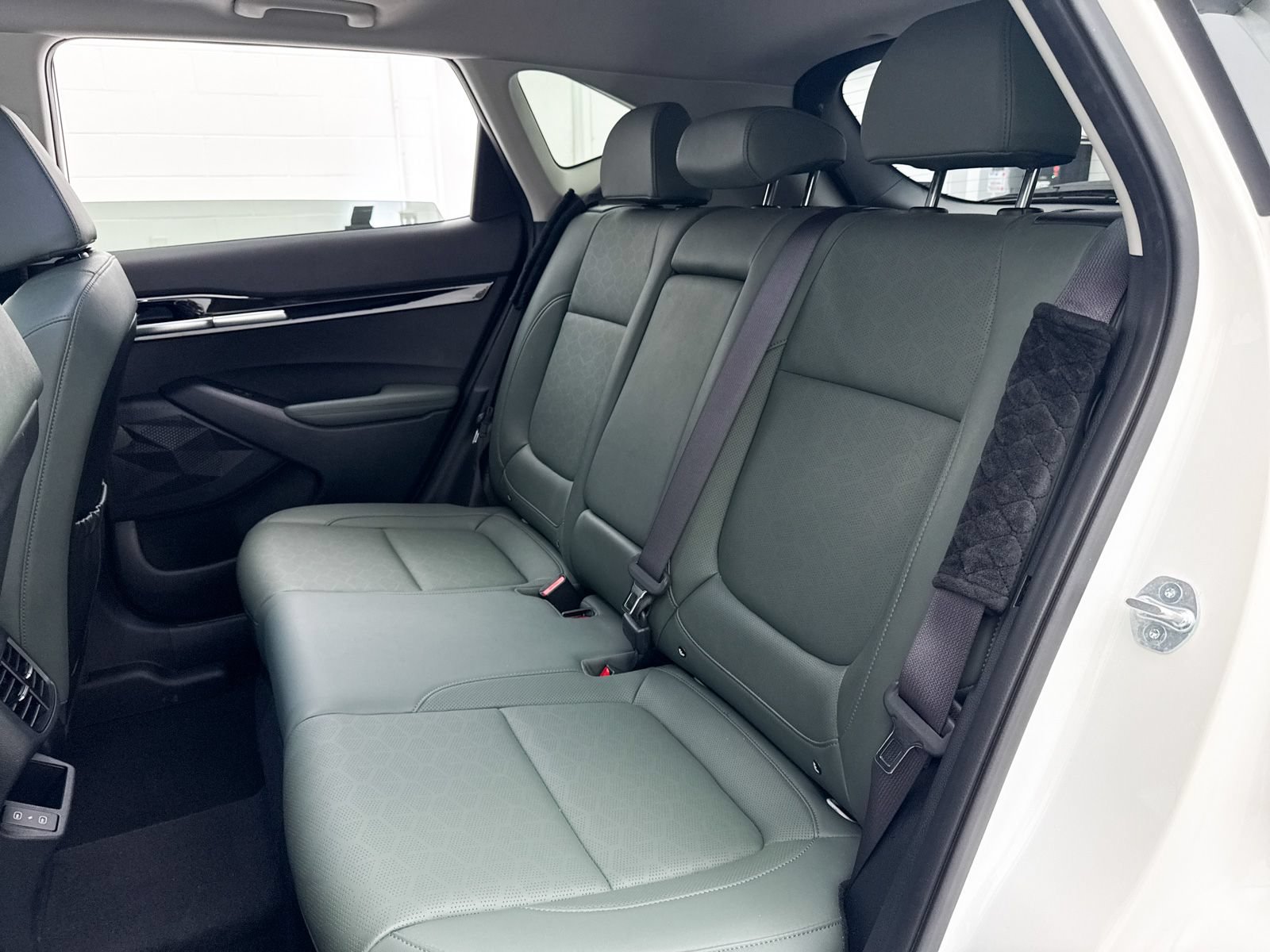 Certified 2024 Kia Seltos SX w/ SX Sunroof Package AWD/4WD image 33