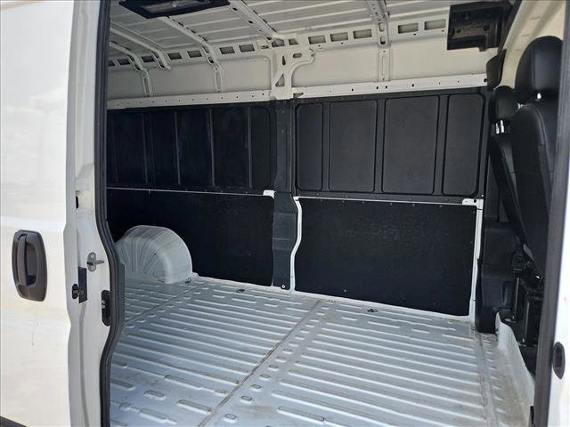 Used 2026 RAM ProMaster 2500 w/ Convenience Group FWD image 17