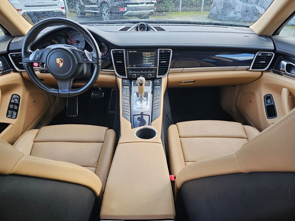 Used 2016 Porsche Panamera 4S image 17