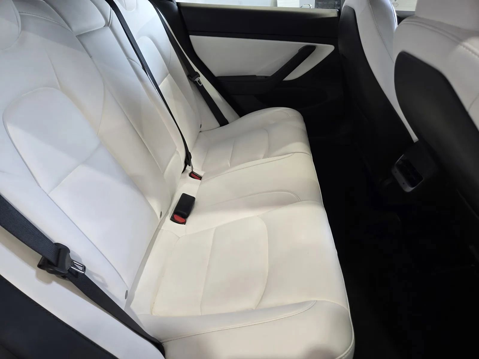 Used 2020 Tesla Model 3 Long Range image 9