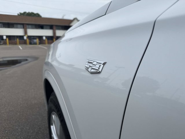 Certified 2024 Cadillac XT6 Luxury w/ LPO, Floor Liner Package AWD/4WD image 43