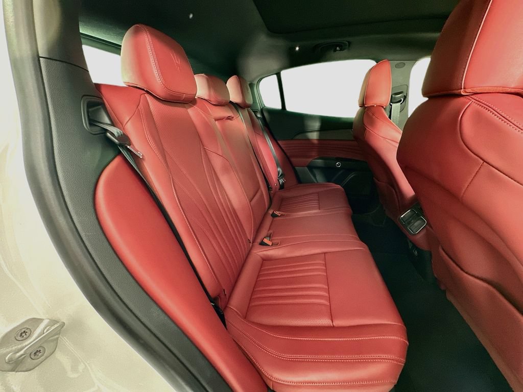 Used 2023 Maserati Grecale Modena AWD/4WD image 29