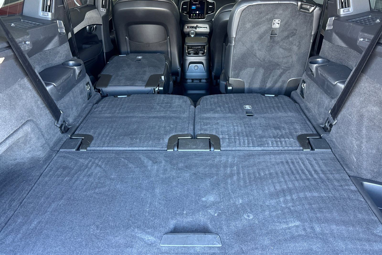 Used 2023 Volvo XC90 T8 Ultimate w/ Protection Package Premier image 18