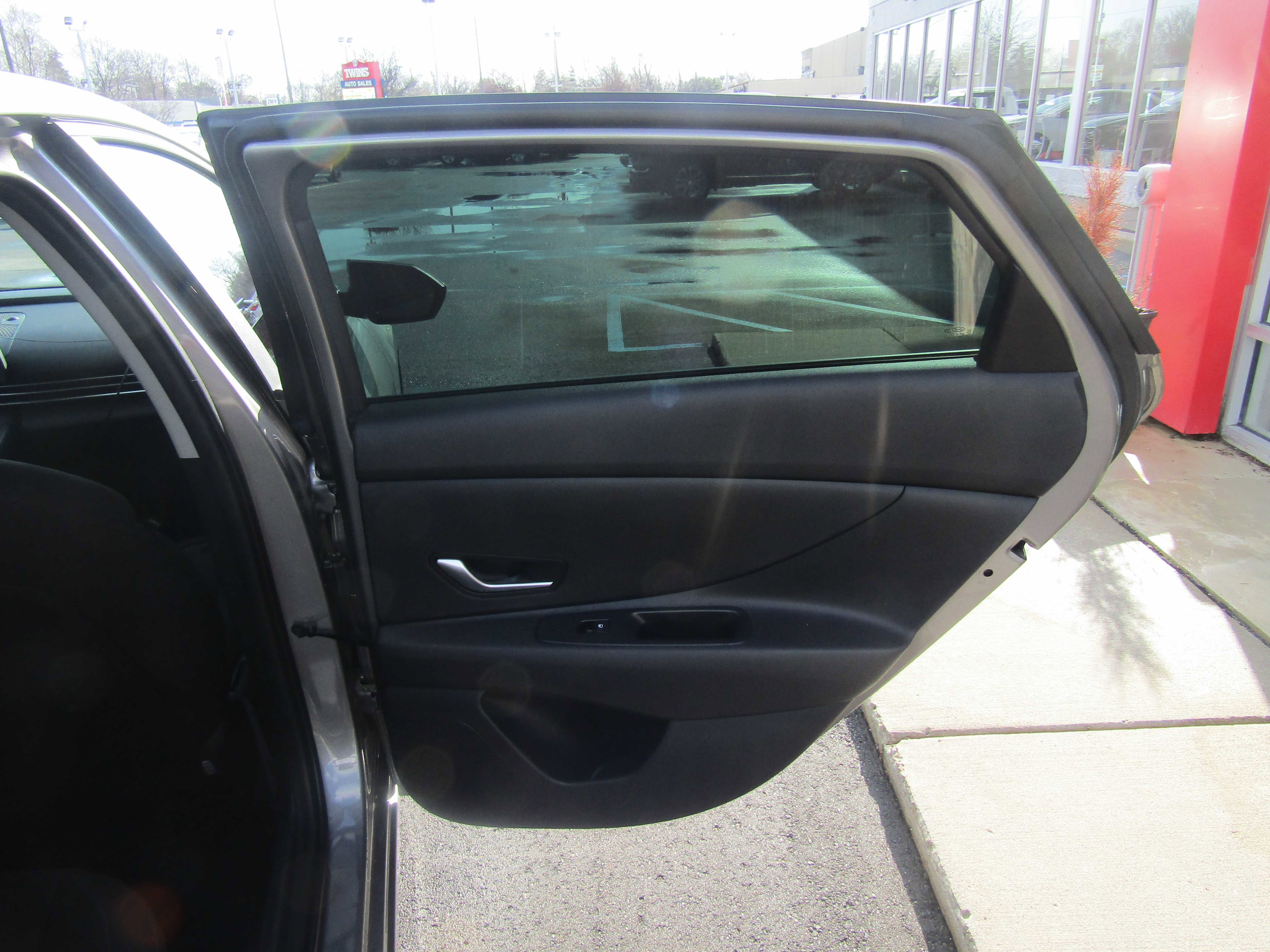 Used 2023 Hyundai Elantra SEL FWD image 14
