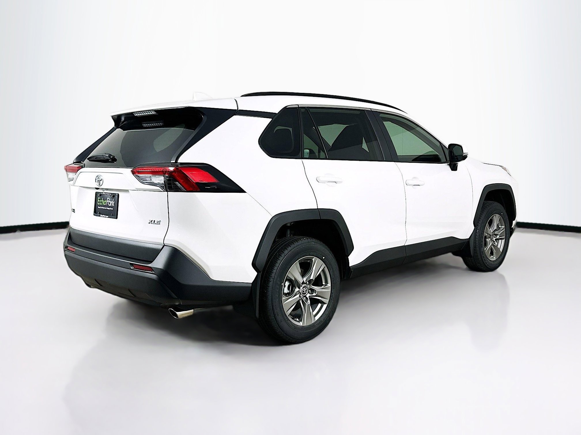 Used 2025 Toyota RAV4 XLE w/ Convenience Package image 9