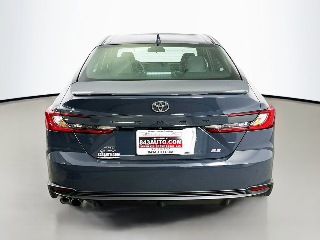 Used 2025 Toyota Camry SE image 6