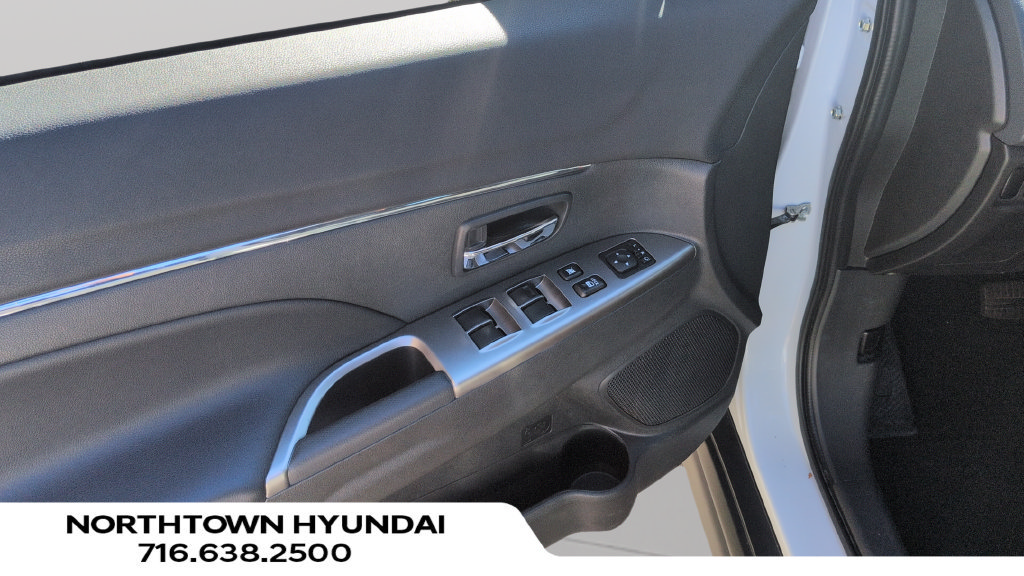 Used 2022 Mitsubishi Outlander Sport SE FWD image 33